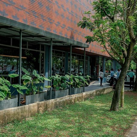 Aryaas Regent Hotel Kochi Exterior photo