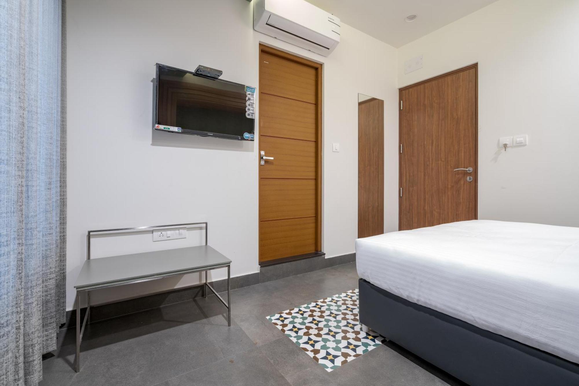 Aryaas Regent Hotel Kochi Exterior photo