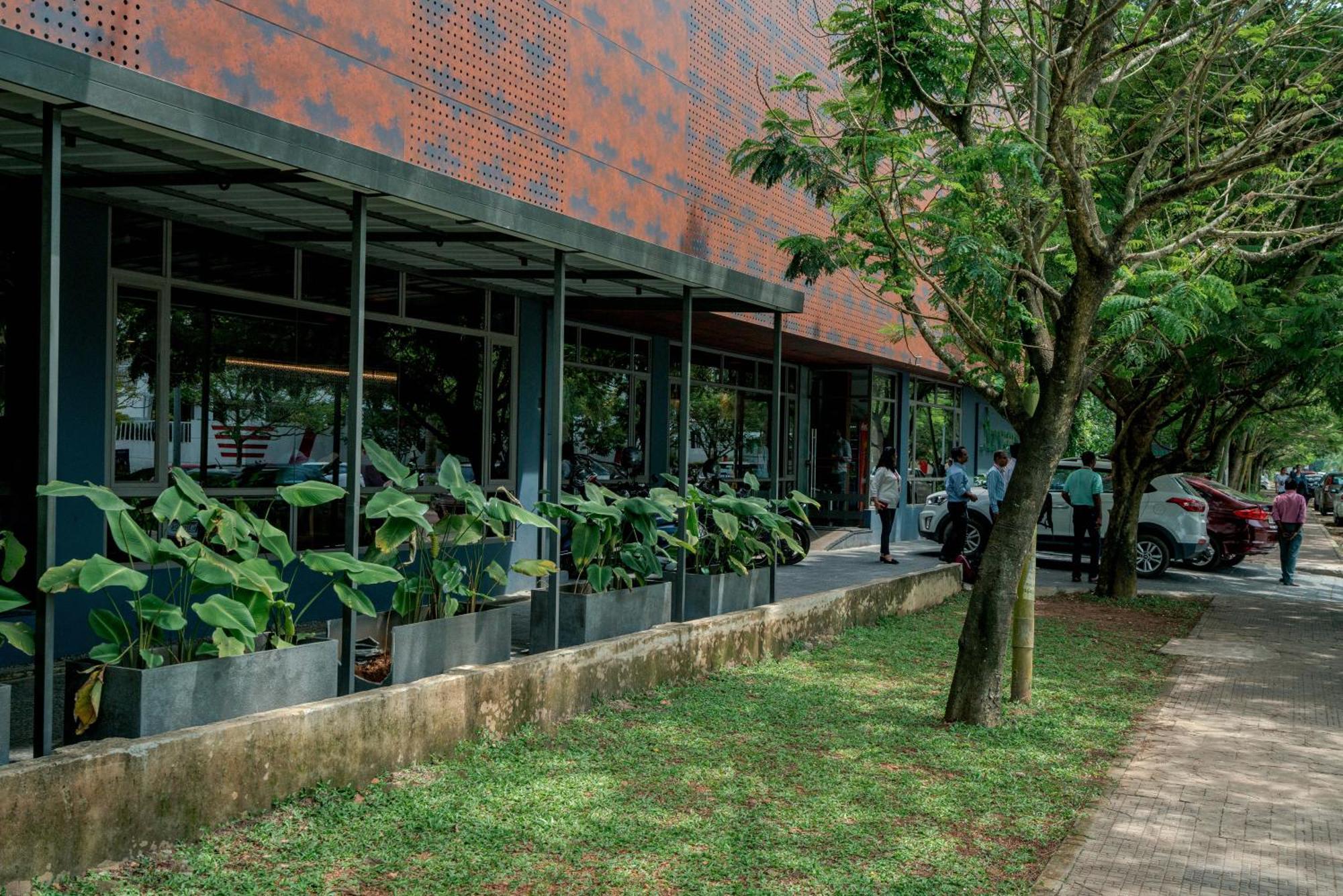 Aryaas Regent Hotel Kochi Exterior photo